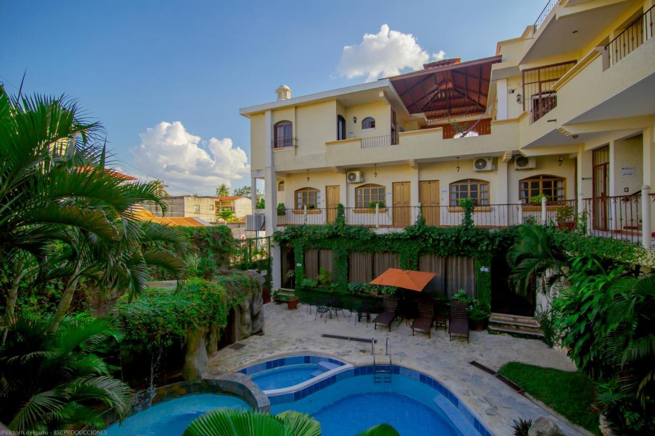 Hotel Quinta Maya Flores Bagian luar foto