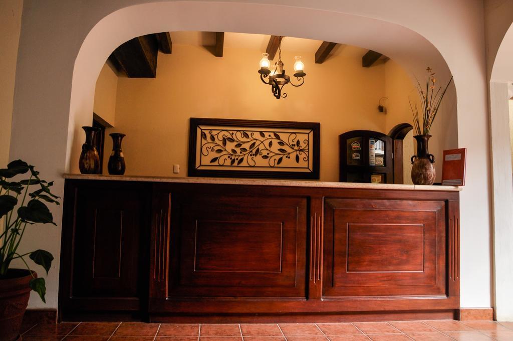 Hotel Quinta Maya Flores Bagian luar foto