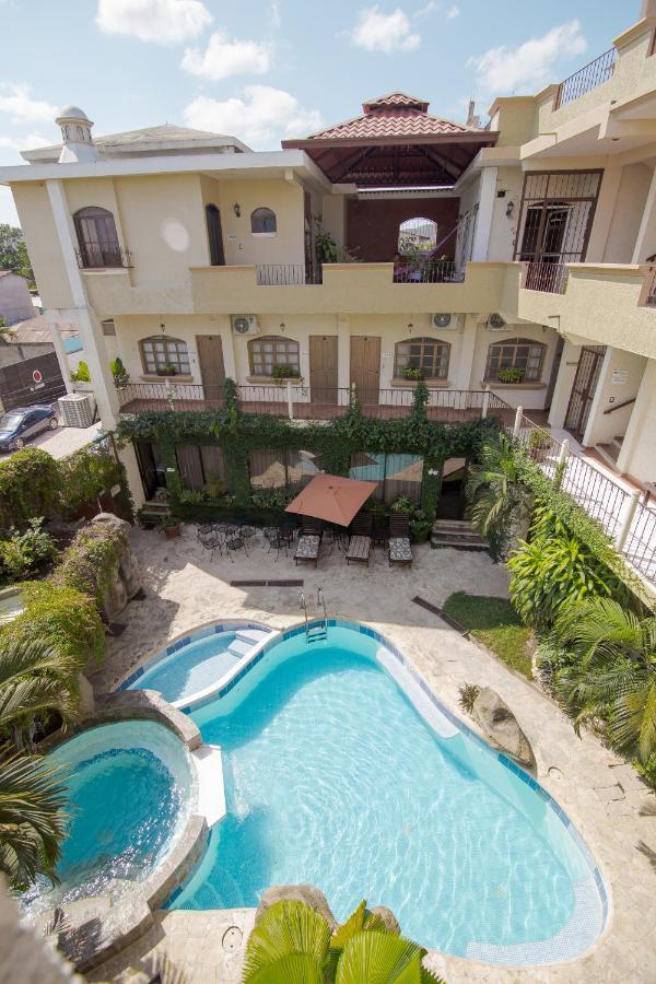 Hotel Quinta Maya Flores Bagian luar foto