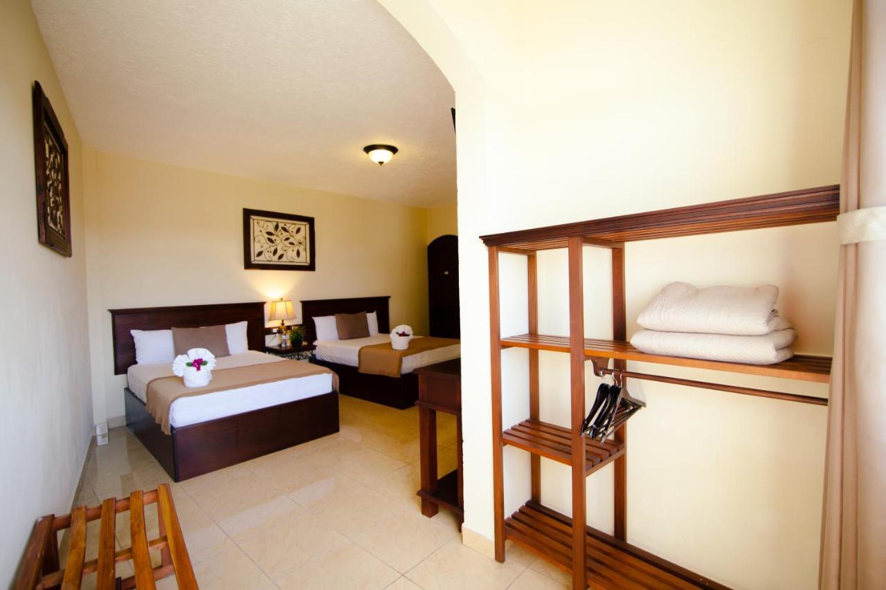 Hotel Quinta Maya Flores Bagian luar foto